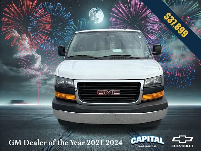 2022 GMC Savana Base