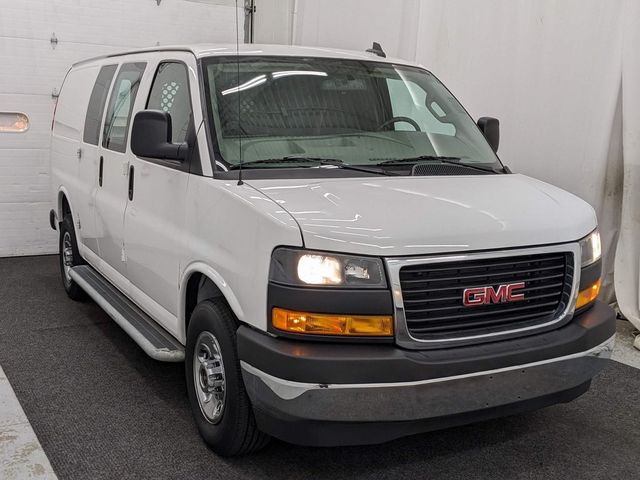 2022 GMC Savana Base