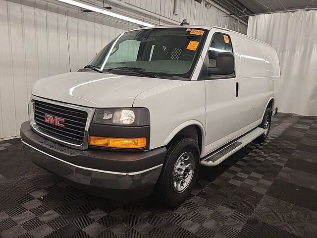 2022 GMC Savana Base