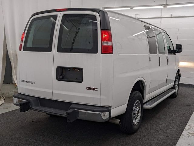 2022 GMC Savana Base