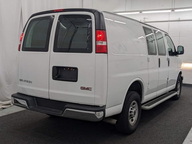 2022 GMC Savana Base