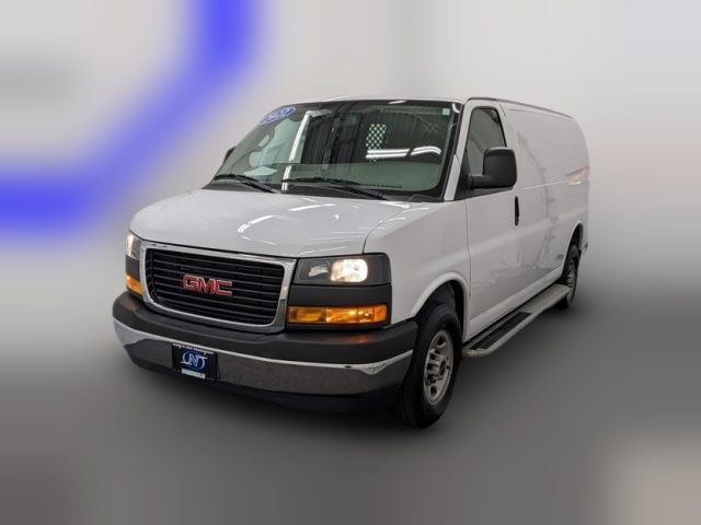 2022 GMC Savana Base