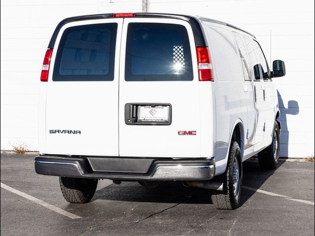 2022 GMC Savana Base