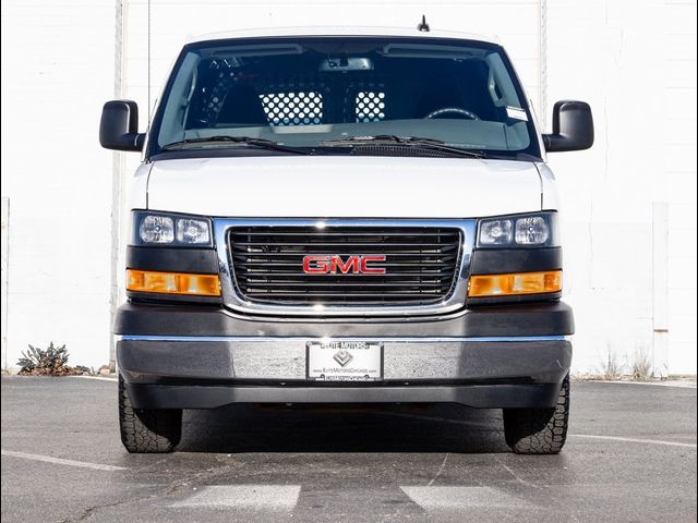 2022 GMC Savana Base