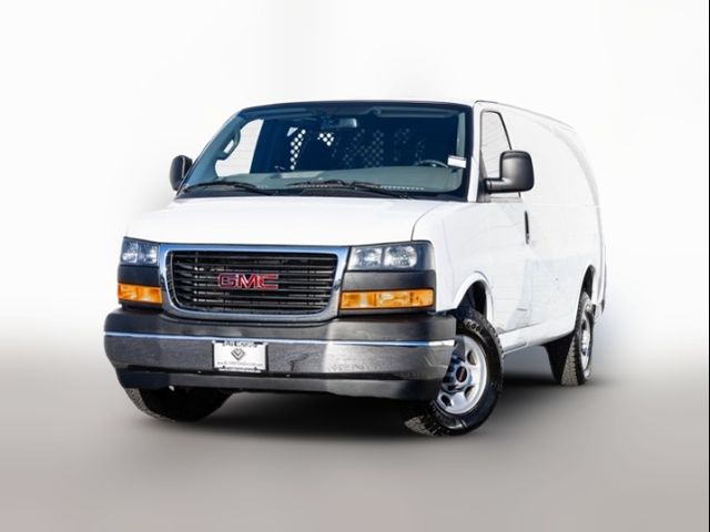 2022 GMC Savana Base