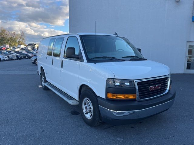 2022 GMC Savana Base