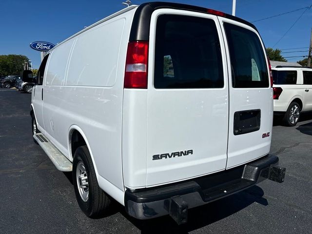 2022 GMC Savana Base