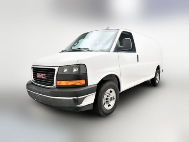 2022 GMC Savana Base