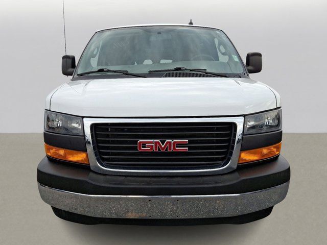 2022 GMC Savana Base