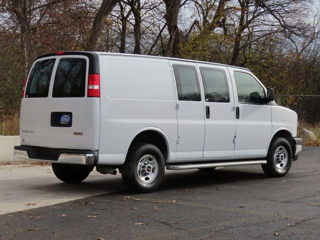 2022 GMC Savana Base