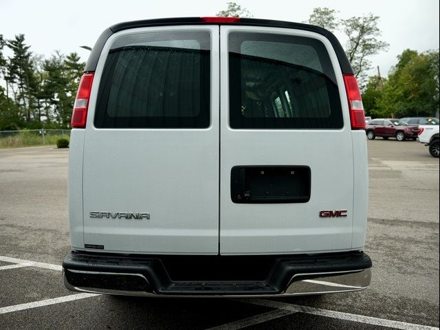 2022 GMC Savana Base