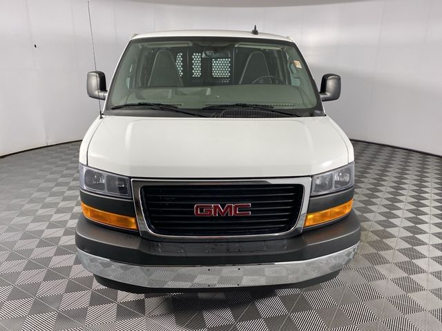 2022 GMC Savana Base