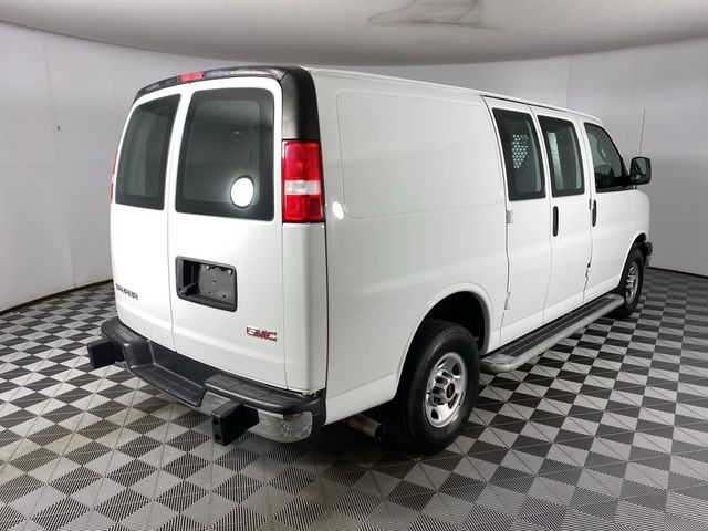 2022 GMC Savana Base