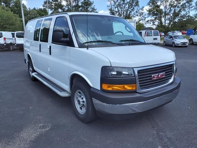 2022 GMC Savana Base