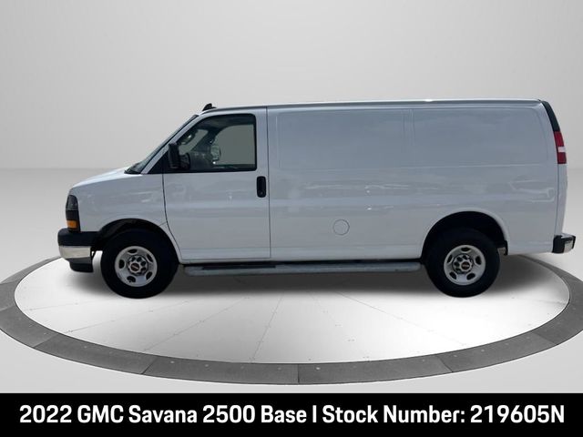 2022 GMC Savana Base