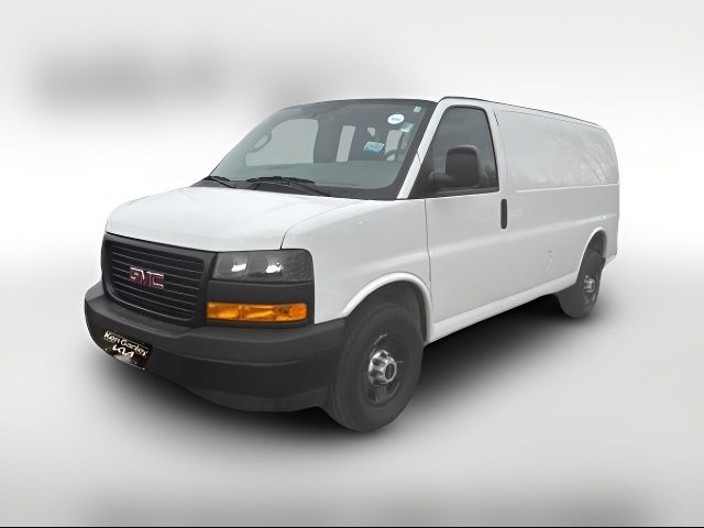 2022 GMC Savana Base