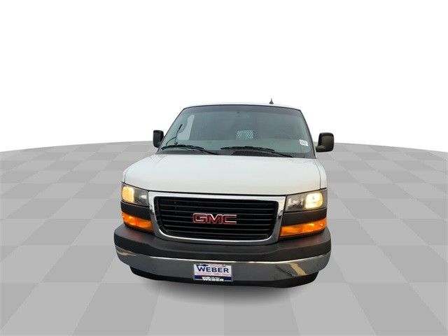 2022 GMC Savana Base