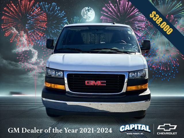 2022 GMC Savana Base