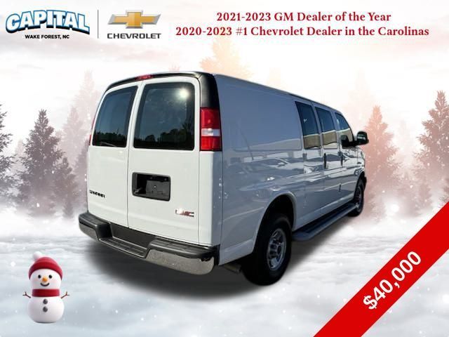 2022 GMC Savana Base