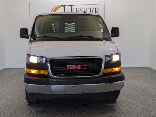 2022 GMC Savana Base