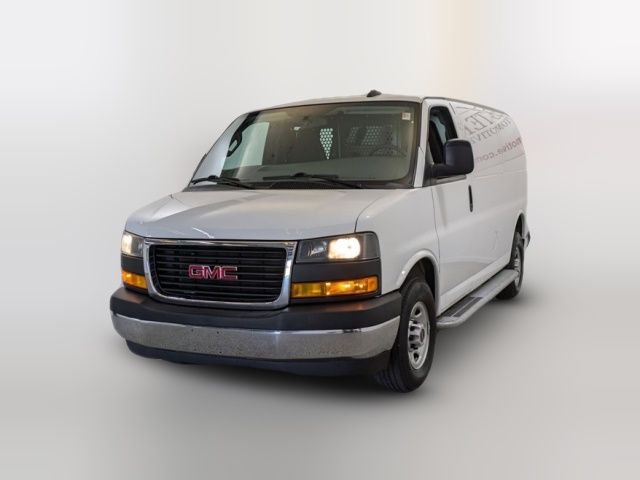 2022 GMC Savana Base