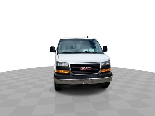 2022 GMC Savana Base