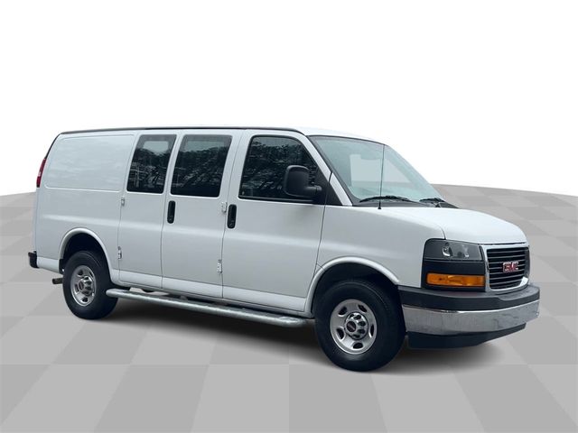 2022 GMC Savana Base