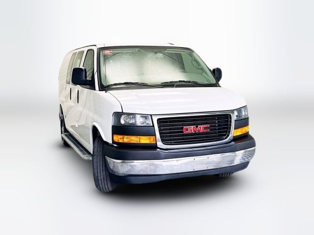 2022 GMC Savana Base