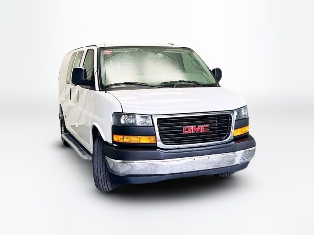 2022 GMC Savana Base