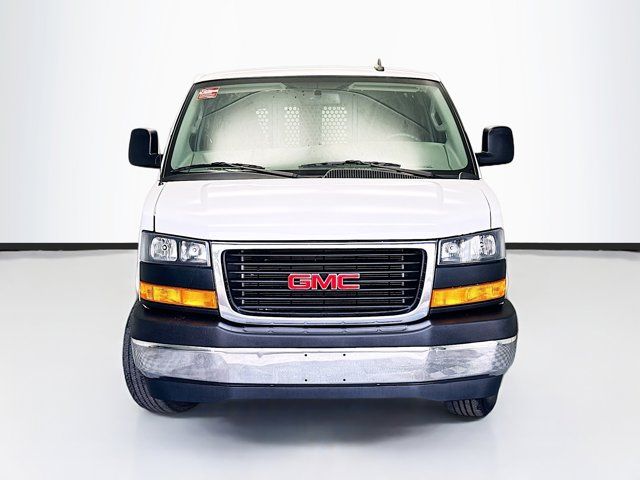 2022 GMC Savana Base