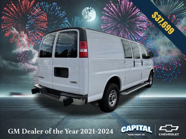 2022 GMC Savana Base