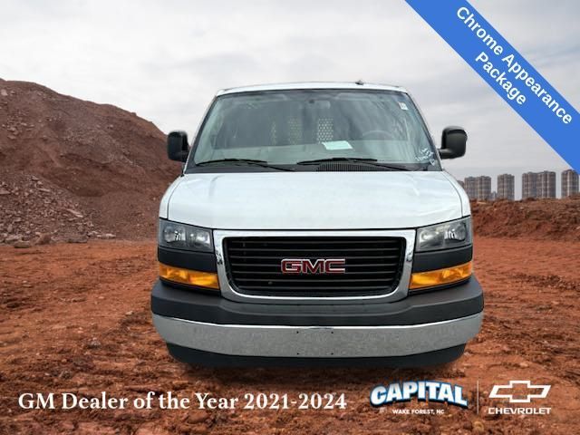 2022 GMC Savana Base