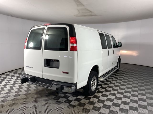 2022 GMC Savana Base