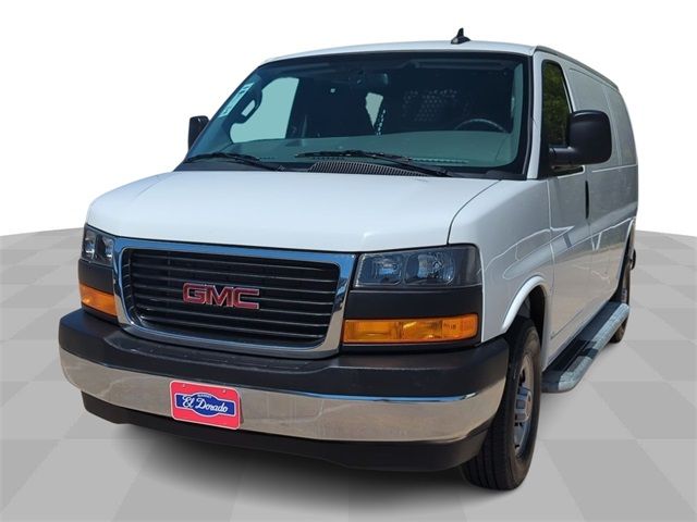 2022 GMC Savana Base