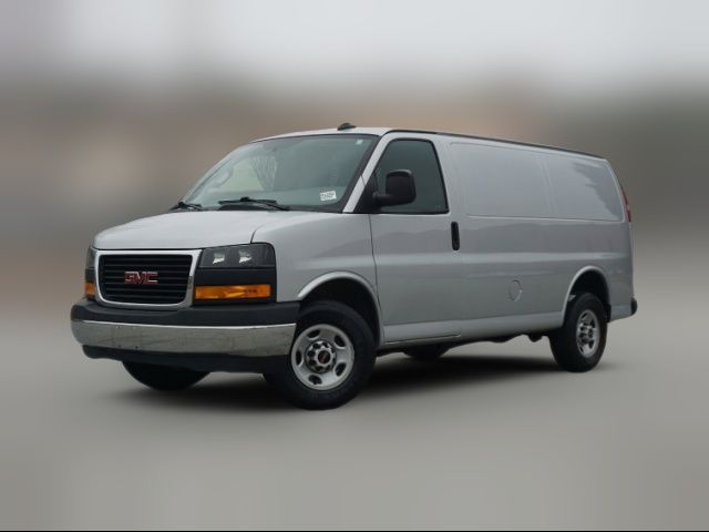 2022 GMC Savana Base