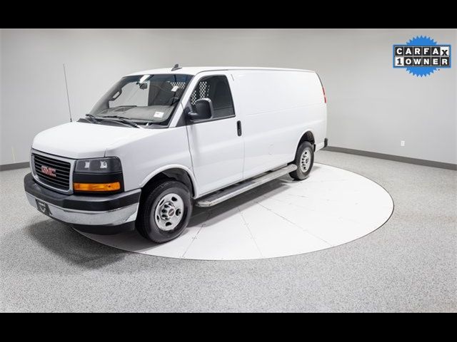 2022 GMC Savana Base