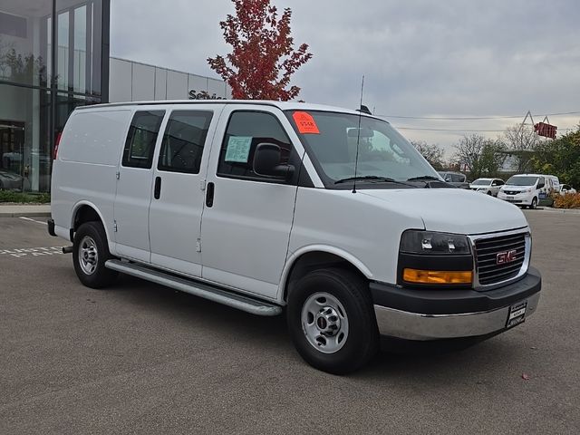 2022 GMC Savana Base