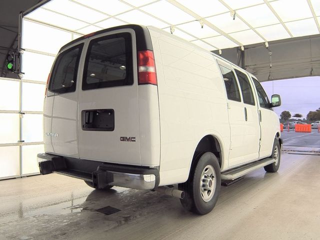 2022 GMC Savana Base