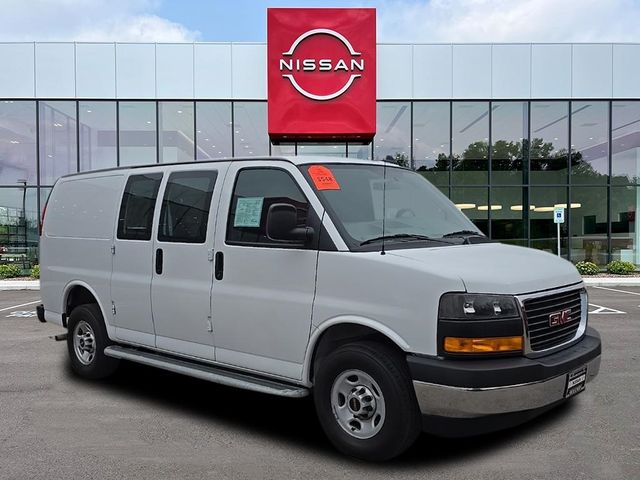 2022 GMC Savana Base