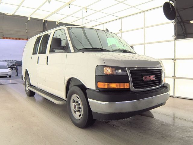 2022 GMC Savana Base