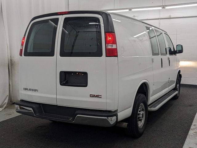 2022 GMC Savana Base