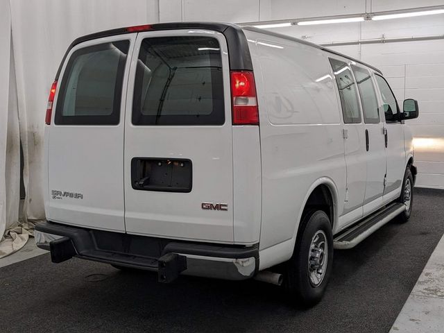 2022 GMC Savana Base