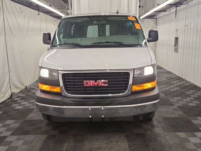 2022 GMC Savana Base