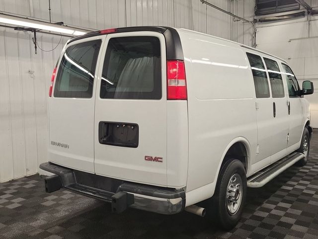 2022 GMC Savana Base