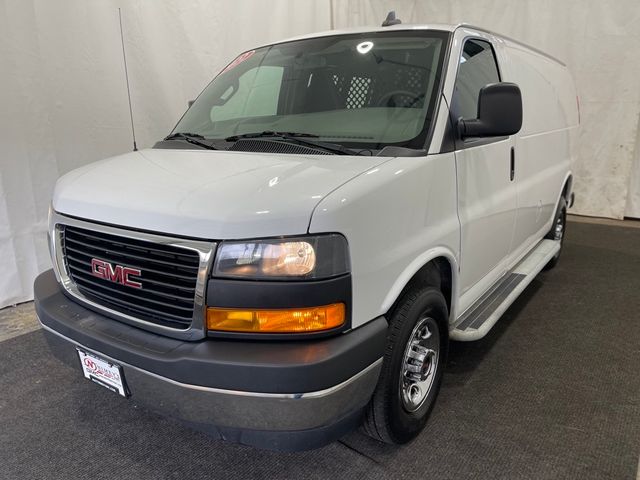 2022 GMC Savana Base