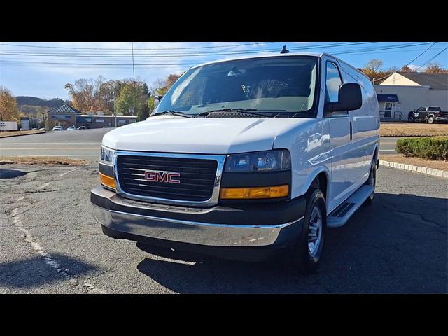 2022 GMC Savana Base