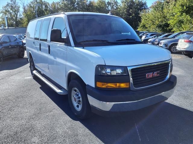 2022 GMC Savana Base