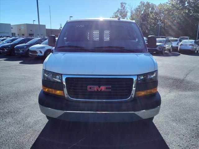 2022 GMC Savana Base