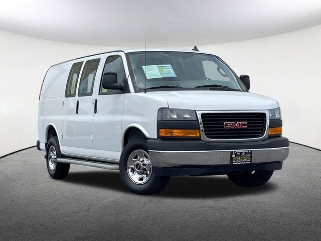 2022 GMC Savana Base