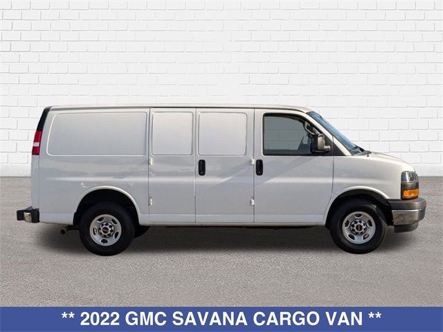 2022 GMC Savana Base